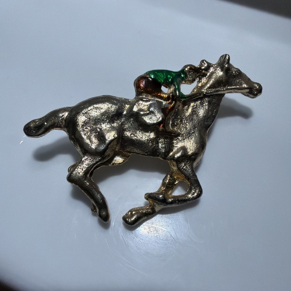 Vintage Gerrys Gold Tone Race Horse With Green Red Enamel Jockey Brooch Rare